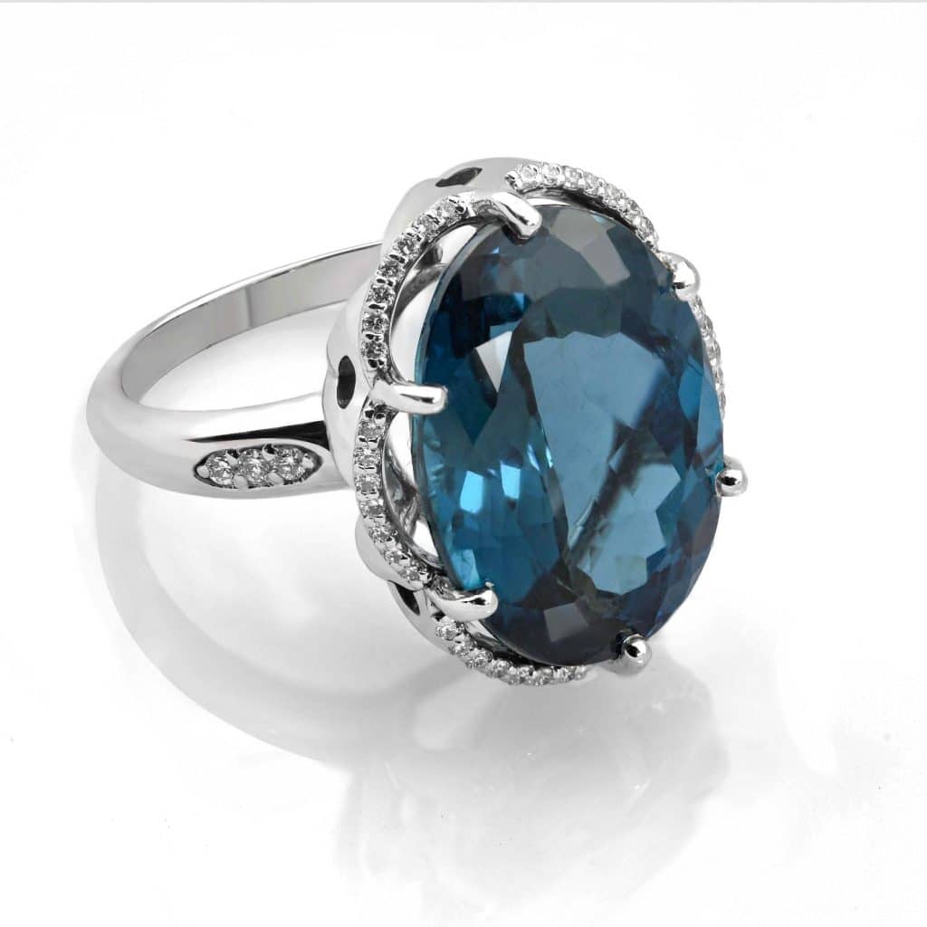 Inel aur cu topaz london blue