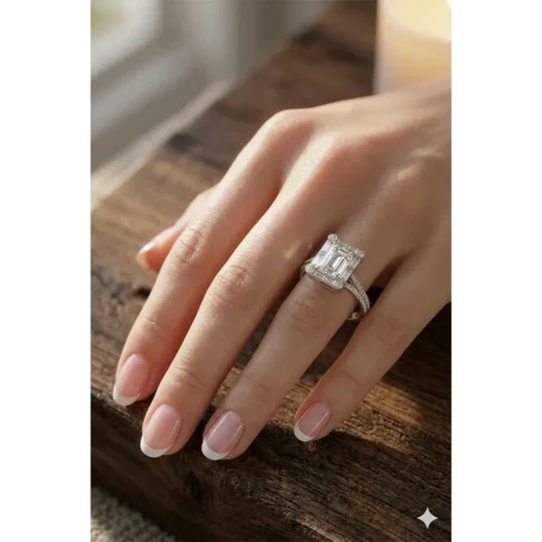 Inel DIN aur cu diamant emerald si baghete IL258